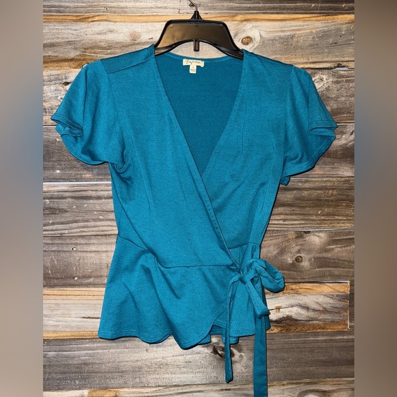 Lily white- women’s small- teal color- v neck - Picture 1 of 7